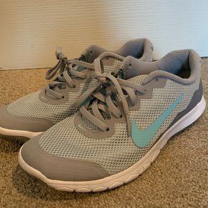 NWOT Nike Running Shoes - Size Women 6.5